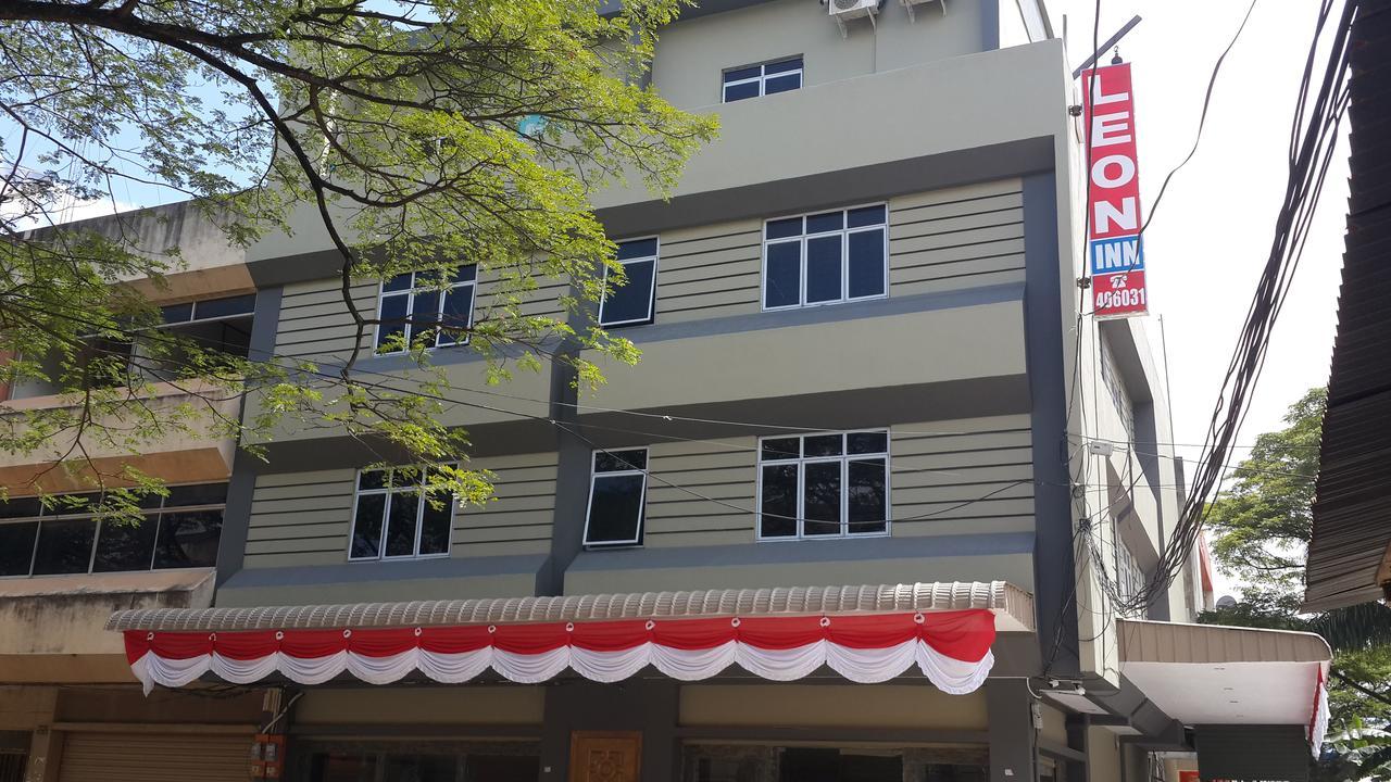 Leon Inn Jodoh Square Batam Bagian luar foto
